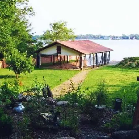 Am Peenestrom דירה